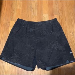Lulu Lemon XL Surge Short 7” Linear